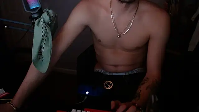 Snapshot of Longdforya chatting on 04/11/26, 06:43 Longdforya online show from 04/11/26, 06:43