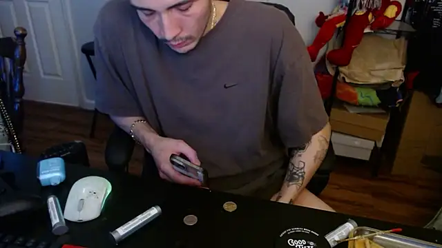 Snapshot of Longdforya chatting on 02/24/26, 12:33 Longdforya online show from 02/24/26, 12:33