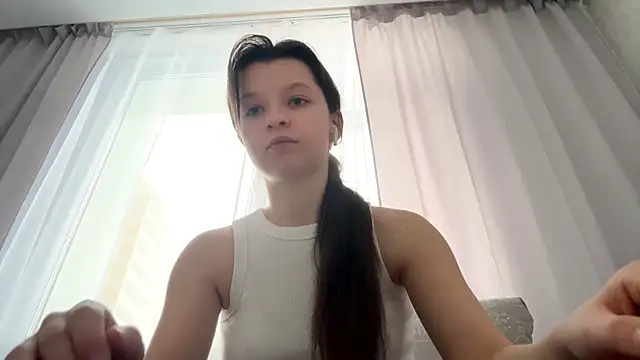 Snapshot of EllieBerrie chatting on 12/18/25, 08:52 EllieBerrie online show from 12/18/25, 08:52