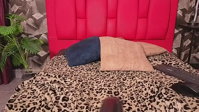 brandy thonspson online show from 12/02/25, 10:33