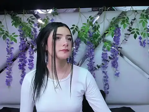 liinzy rouse69 online show from 12/18/25, 02:54