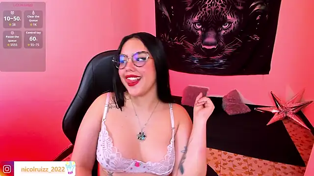 Snapshot of Nicolle_Ruizz chatting on 06/17/26, 10:14 Nicolle Ruizz online show from 06/17/26, 10:14