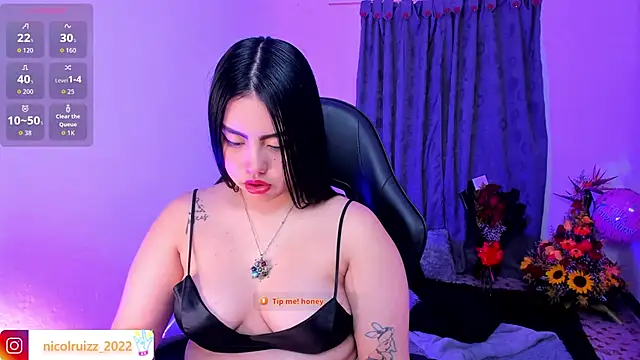 Snapshot of Nicolle_Ruizz chatting on 02/26/26, 10:37 Nicolle Ruizz online show from 02/26/26, 10:37