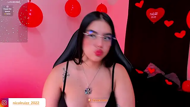 Snapshot of Nicolle_Ruizz chatting on 02/15/26, 10:36 Nicolle Ruizz online show from 02/15/26, 10:36