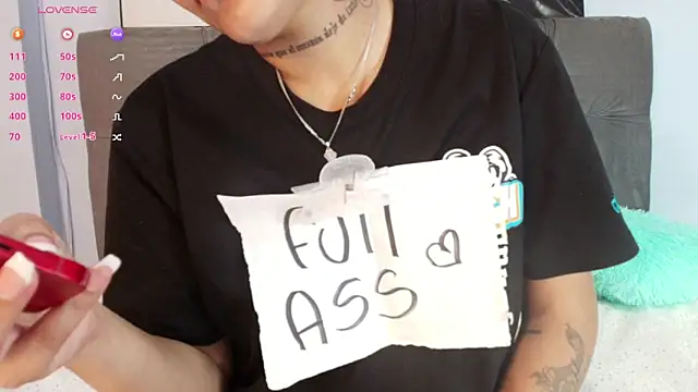 Snapshot of Slut_Dirty_Nastyy chatting on 12/16/25, 06:01 Slut Dirty Nastyy online show from 12/16/25, 06:01