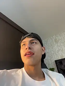 Lander Cruz online show from 12/16/25, 07:51