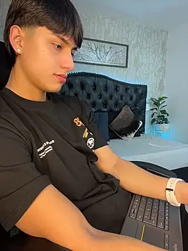 Snapshot of Lander_Cruz chatting on 01/17/26, 03:48 Lander Cruz online show from 01/17/26, 03:48