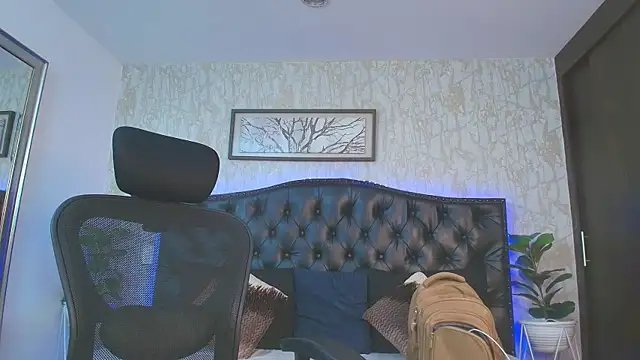 Snapshot of Lander_Cruz chatting on 02/18/26, 08:05 Lander Cruz online show from 02/18/26, 08:05