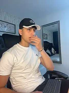 Snapshot of Lander_Cruz chatting on 02/16/26, 08:29 Lander Cruz online show from 02/16/26, 08:29