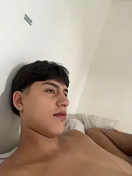 Snapshot of Lander_Cruz chatting on 06/30/26, 04:18 Lander Cruz online show from 06/30/26, 04:18