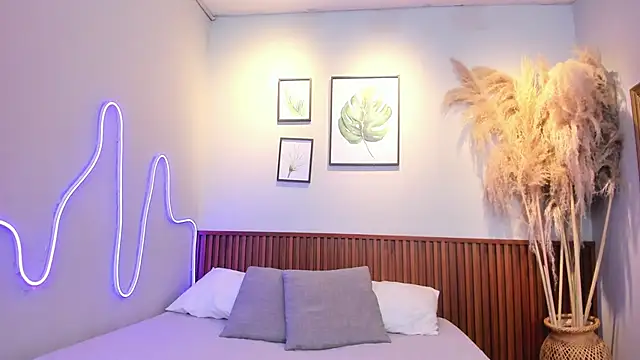 MIAROGGERSS online show from 03/26/26, 04:00