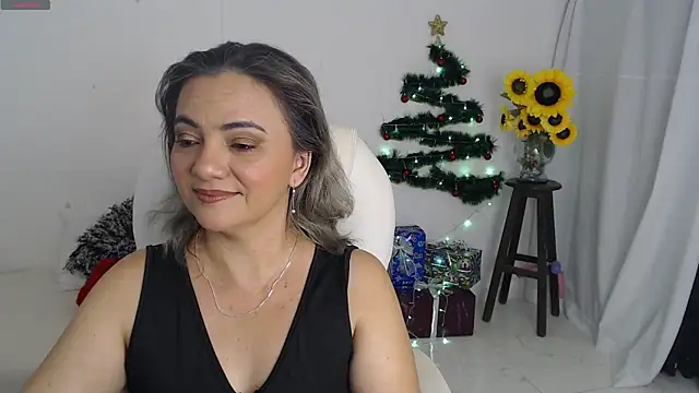 Snapshot of Katiana80 chatting on 12/18/25, 12:42 Katiana80 online show from 12/18/25, 12:42