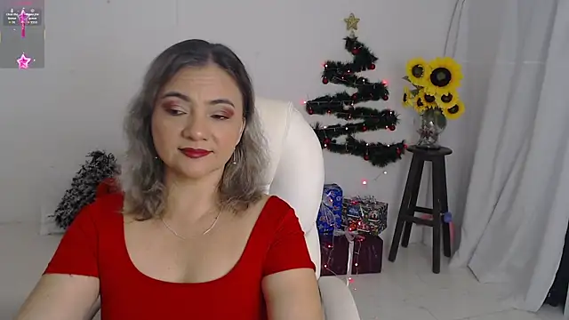 Snapshot of Katiana80 chatting on 12/17/25, 11:59 Katiana80 online show from 12/17/25, 11:59