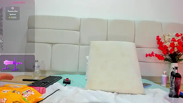 MajoLinares online show from 02/19/26, 07:33