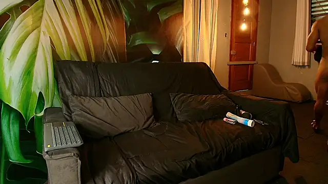 Snapshot of IAN_KNOX chatting on 12/03/25, 03:40 IAN KNOX online show from 12/03/25, 03:40