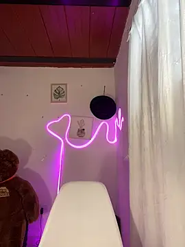 Cynthia es online show from 02/19/26, 05:21