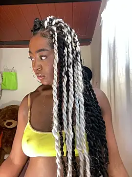 Cynthia es online show from 04/13/26, 03:05