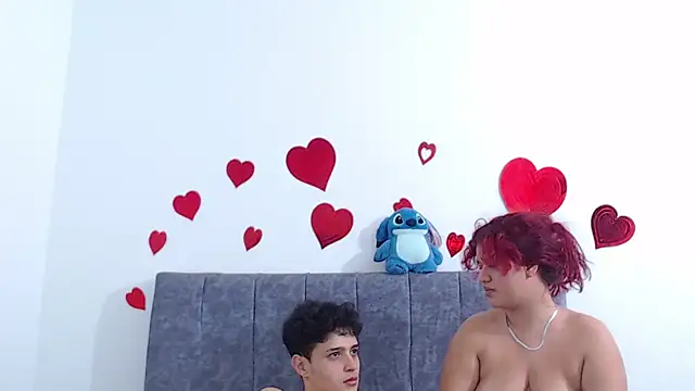 hottie couplee online show from 06/25/26, 10:59