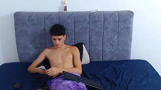 hottie couplee online show from 05/24/26, 09:58