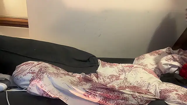 Snapshot of CBT-Sounding chatting on 12/13/25, 08:15 CBT-Sounding online show from 12/13/25, 08:15