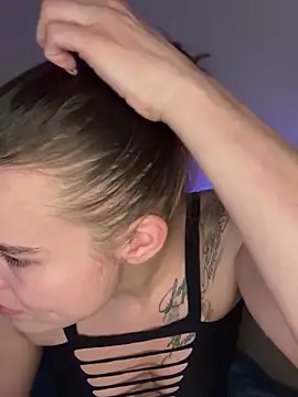 LoreenKinky online show from 12/22/25, 07:25