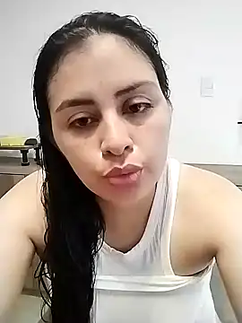 latina prohibida online show from 04/01/26, 06:16