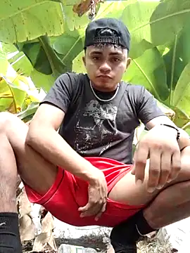 Snapshot of youngboypiss chatting on 12/03/25, 01:10 youngboypiss online show from 12/03/25, 01:10