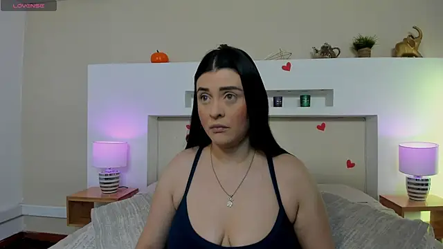 Snapshot of AnikaRomanoff_ chatting on 05/12/26, 11:38 AnikaRomanoff online show from 05/12/26, 11:38