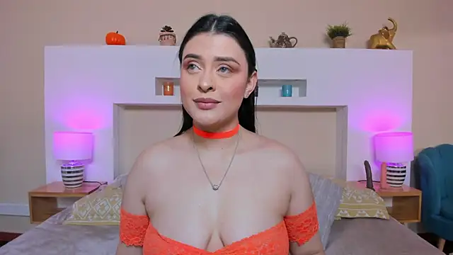 Snapshot of AnikaRomanoff_ chatting on 12/14/25, 02:55 AnikaRomanoff online show from 12/14/25, 02:55