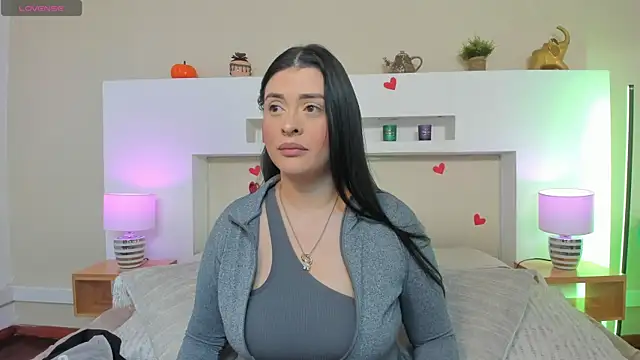 Snapshot of AnikaRomanoff_ chatting on 05/20/26, 11:40 AnikaRomanoff online show from 05/20/26, 11:40