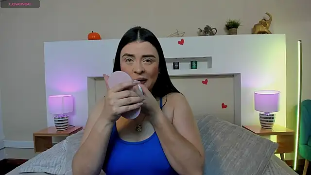 Snapshot of AnikaRomanoff_ chatting on 05/08/26, 11:36 AnikaRomanoff online show from 05/08/26, 11:36
