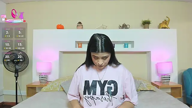 Snapshot of AnikaRomanoff_ chatting on 12/15/25, 11:27 AnikaRomanoff online show from 12/15/25, 11:27