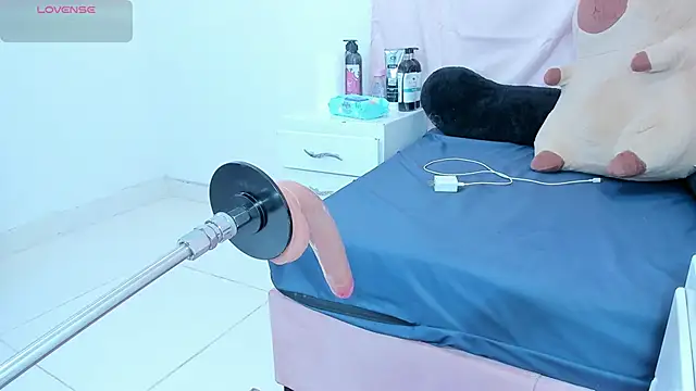 leticia lynn1 online show from 02/16/26, 09:13