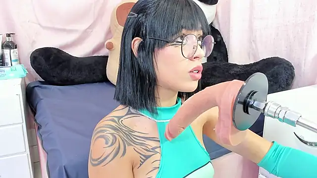 Snapshot of sofia_shadow_ chatting on 02/19/26, 03:14 sofia shadow online show from 02/19/26, 03:14