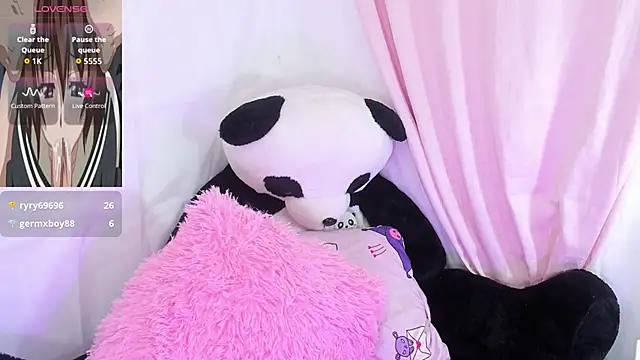 Snapshot of sofia_shadow_ chatting on 12/15/25, 05:46 sofia shadow online show from 12/15/25, 05:46