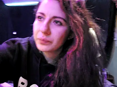 NatyMia online show from 12/17/25, 07:57