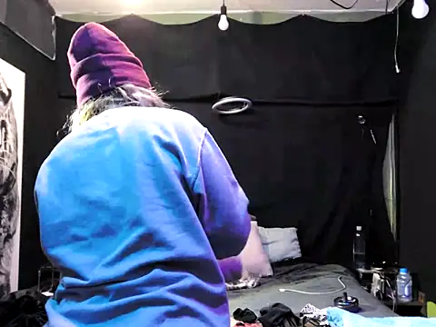 NatyMia online show from 12/20/25, 12:30