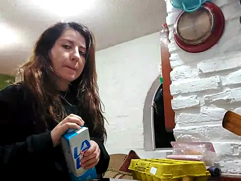 NatyMia online show from 12/16/25, 07:51