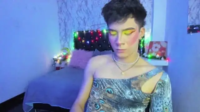 Snapshot of BlakeNoir_ chatting on 12/17/25, 07:30 BlakeNoir online show from 12/17/25, 07:30