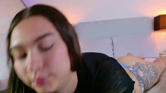 azaria w online show from 04/14/26, 07:41