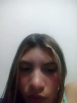 Snapshot of Sweetprouble_17 chatting on 12/13/25, 10:16 Sweetprouble 17 online show from 12/13/25, 10:16