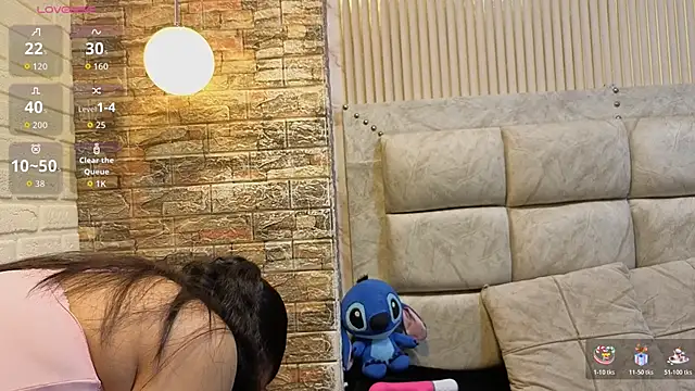 ValeryMorales online show from 12/21/25, 04:36