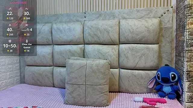 ValeryMorales online show from 12/16/25, 03:44