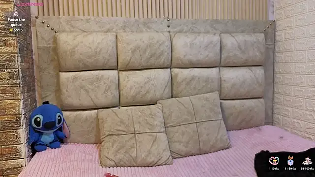 ValeryMorales online show from 12/23/25, 03:28