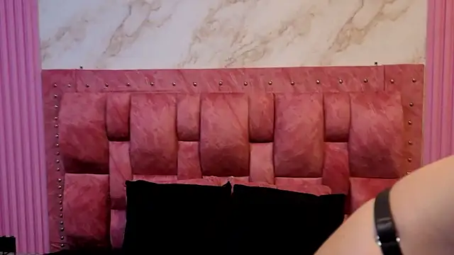 ValeryMorales online show from 02/15/26, 07:51