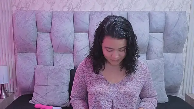 Snapshot of ValeryMorales chatting on 05/11/26, 04:04 ValeryMorales online show from 05/11/26, 04:04