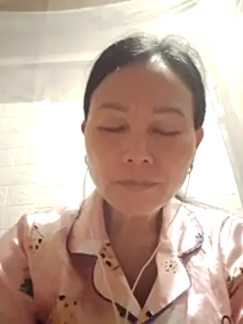 Lili-123k online show from 04/21/26, 08:59