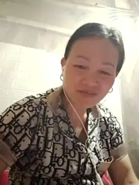 Lili-123k online show from 03/24/26, 06:02