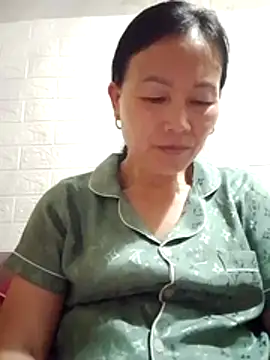 Lili-123k online show from 05/17/26, 05:07