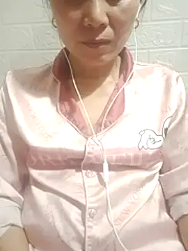 Lili-123k online show from 03/18/26, 01:46